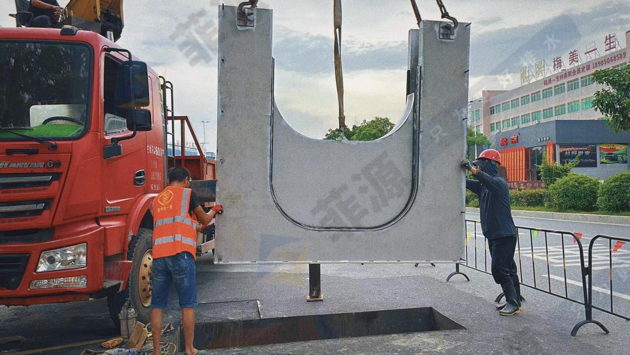 混凝土截流井雨污分流設備之液動下開式堰門